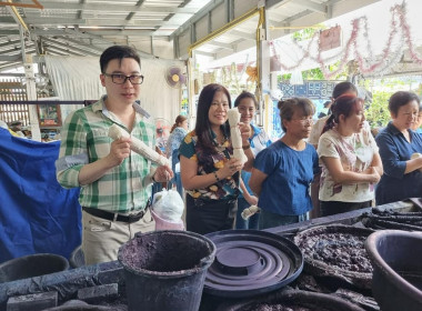 จัดอบรมโครงการพัฒนาศักยภาพด้านการตลาดเพื่อเพิ่มช่องทางการตลาด “หม้อห้อม” สินค้าเกษตรอัตลักษณ์พื้นถิ่นจังหวัดแพร่ ... พารามิเตอร์รูปภาพ 38