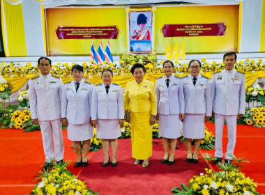 ร่วมพิธีถวายเครื่องราชสักการะและวางพานพุ่ม ... พารามิเตอร์รูปภาพ 5