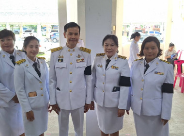 ร่วมพิธีเจริญพระพุทธมนต์และทำบุญตักบาตรถวายพระราชกุศล ... พารามิเตอร์รูปภาพ 11