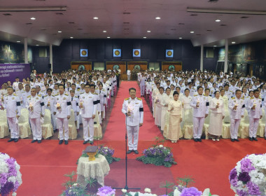 ร่วม " พิธีถวายเครื่องราชสักการะและวางพานพุ่ม ... พารามิเตอร์รูปภาพ 3