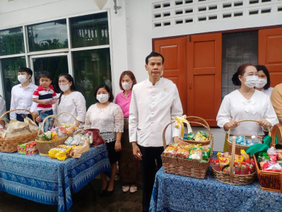 ร่วมพิธีทำบุญตักบาตรถวายพระราชกุศล งานฉลองพระชนมายุ 8 รอบ ... พารามิเตอร์รูปภาพ 1