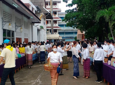 ร่วมพิธีทำบุญตักบาตรถวายพระราชกุศล งานฉลองพระชนมายุ 8 รอบ ... พารามิเตอร์รูปภาพ 11