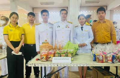 ร่วมพิธีทำบุญตักบาตรถวายพระราชกุศลและพิธีเจริญพระพุทธมนต์สมโภชพระพุทธรูปสำคัญประจำจังหวัดแพร่เฉลิมพระเกียรติพระบาทสมเด็จพระเจ้าอยู่หัว เนื่องในโอกาสวันเฉลิมพระชนมพรรษา 28 กรกฎาคม 2566 ... พารามิเตอร์รูปภาพ 1