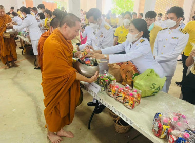 ร่วมพิธีทำบุญตักบาตรถวายพระราชกุศลและพิธีเจริญพระพุทธมนต์สมโภชพระพุทธรูปสำคัญประจำจังหวัดแพร่เฉลิมพระเกียรติพระบาทสมเด็จพระเจ้าอยู่หัว เนื่องในโอกาสวันเฉลิมพระชนมพรรษา 28 กรกฎาคม 2566 ... พารามิเตอร์รูปภาพ 4