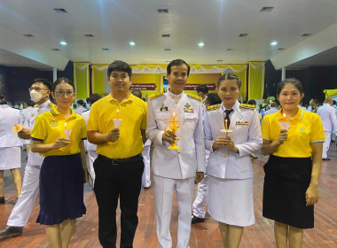 ร่วมพิธีถวายเครื่องราชสักการะ วางพานพุ่ม ... พารามิเตอร์รูปภาพ 2