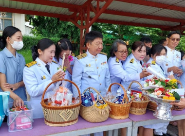 เข้าร่วมพิธีทำบุญตักบาตรถวายพระราชกุศล และพิธีศาสนามหามงคล ... พารามิเตอร์รูปภาพ 4