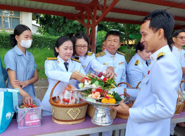 เข้าร่วมพิธีทำบุญตักบาตรถวายพระราชกุศล และพิธีศาสนามหามงคล ... พารามิเตอร์รูปภาพ 2
