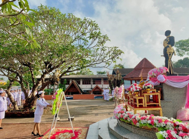 กลุ่มส่งเสริมสหกรณ์ 3 เข้าร่วมพิธีวางพวงมาลาถวายสักการะ ... พารามิเตอร์รูปภาพ 8