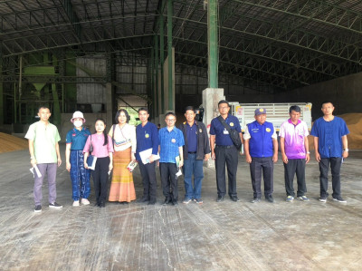 กลุ่มส่งเสริมและพัฒนาธุรกิจสหกรณ์ และเจ้าหน้าที่ฯ ราวมกับ ... พารามิเตอร์รูปภาพ 1